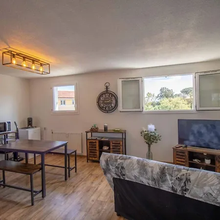 Apartman Studio For 2 At The Calm In