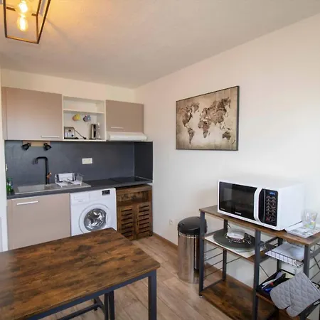 Studio For 2 At The Calm In *